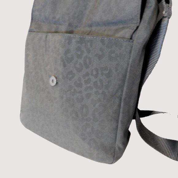 Baggallini Animal Print Crossbody Purse Gray Nylon Adj. Strap 10 in x 10.5 in - Picture 5 of 13
